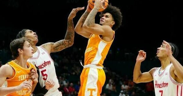 No. 17 Vols KO No. 3 Houston in Las Vegas