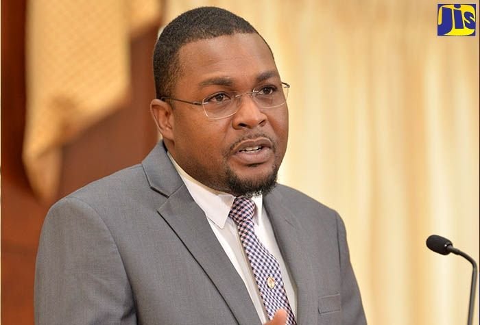 Works Minister welcomes Kingston Mayor Swaby’s announcement that money from PRF will be used to rehabilitate roads